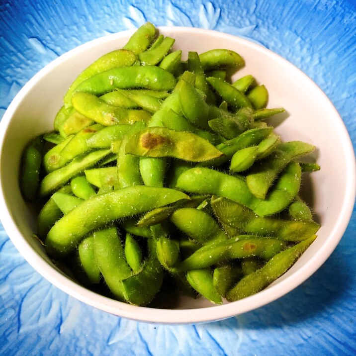 うまみがぎゅっ フライパンで蒸し焼き枝豆 レシピ 作り方 By Halpin 楽天レシピ